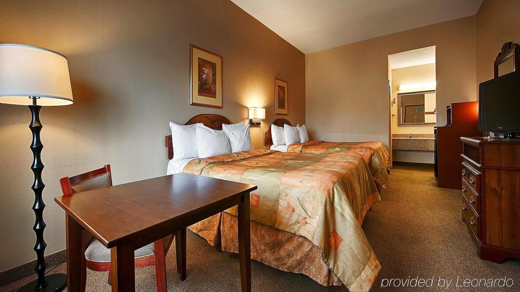 Hotel Econo Inn&suites 2*